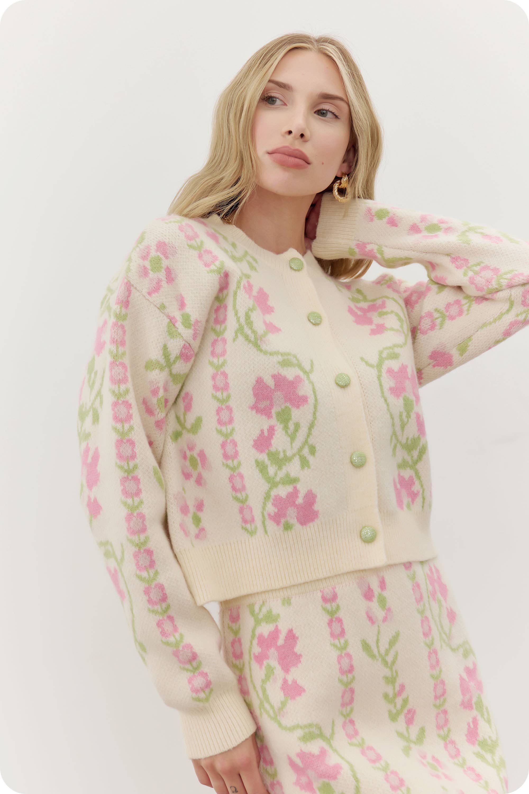 Strut & Bolt - Venta al por mayor Cárdigan - Mujer - Cárdigan tipo suéter con intarsia floral12