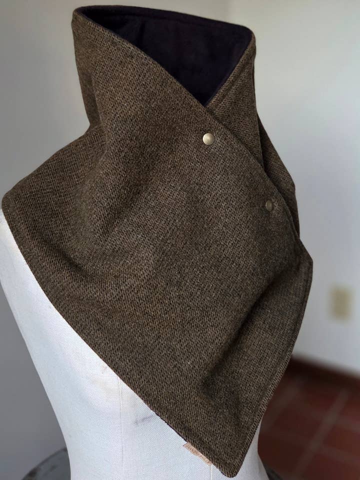 Cagoule Snap - Olive des Bois Profonds pour la vente par Grandma Skills