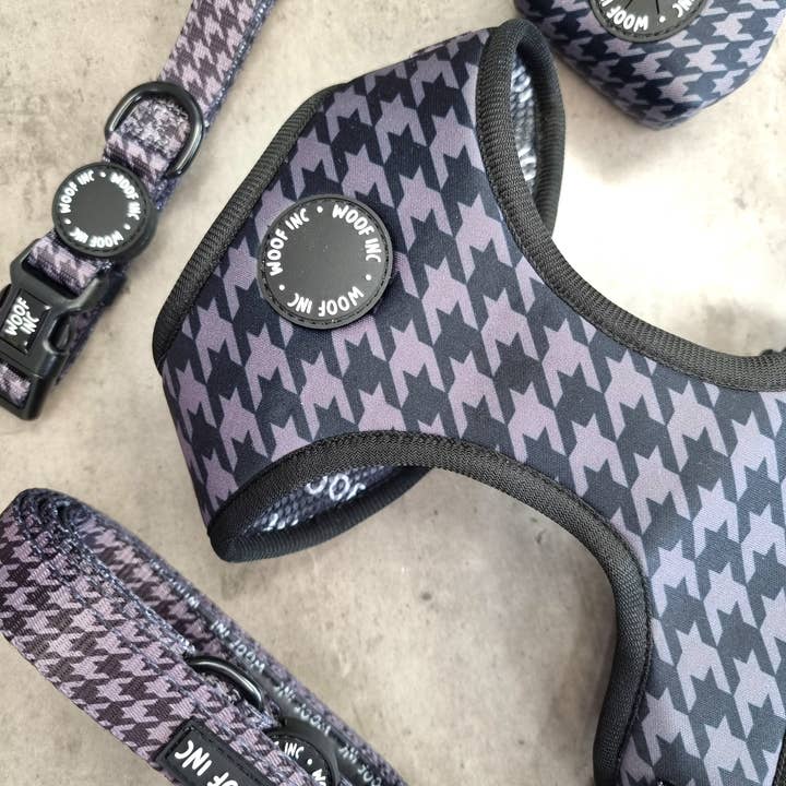 WOOF INC – Großhandel Haustiergeschirr – Hund – Verstellbares Hundegeschirr mit schwarzem Hahnentrittmuster9