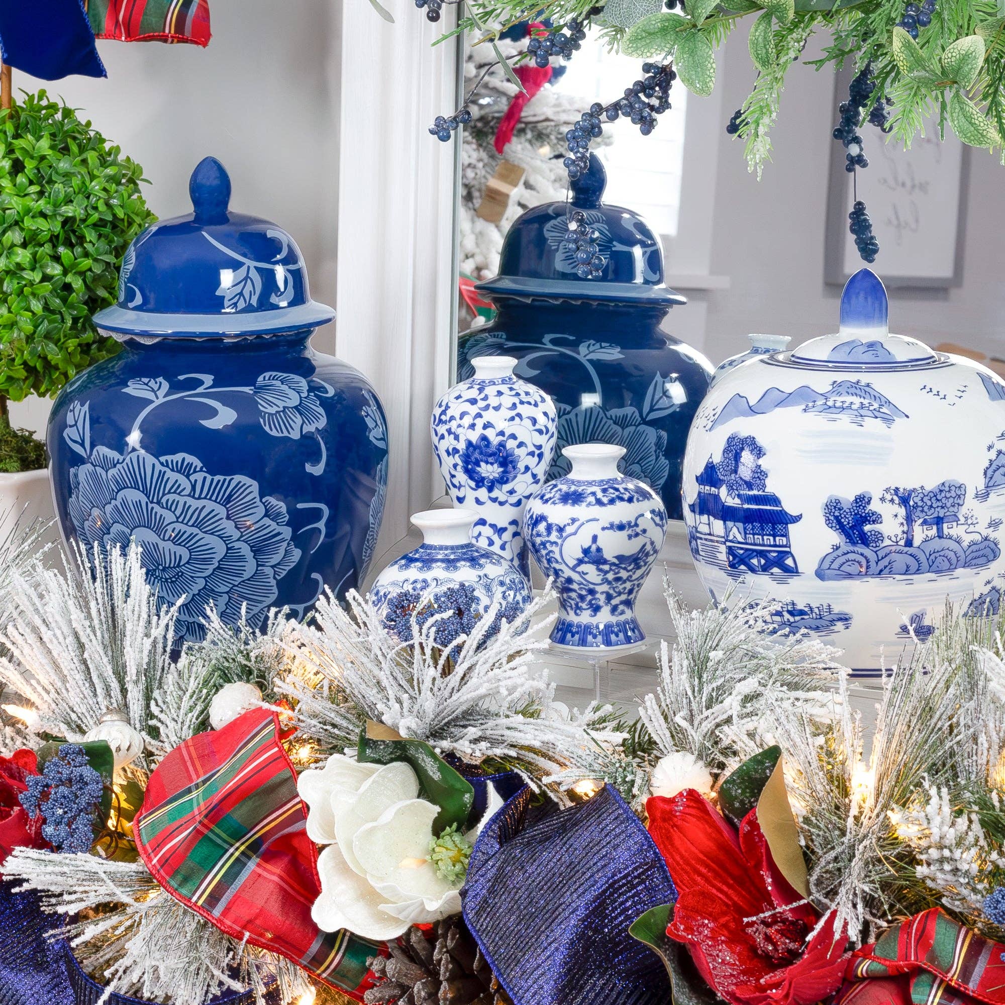 Kurated Korner - Wholesale Vase - AuldHome Design Blue and White Chinoiseries Vases (Set of 3)6