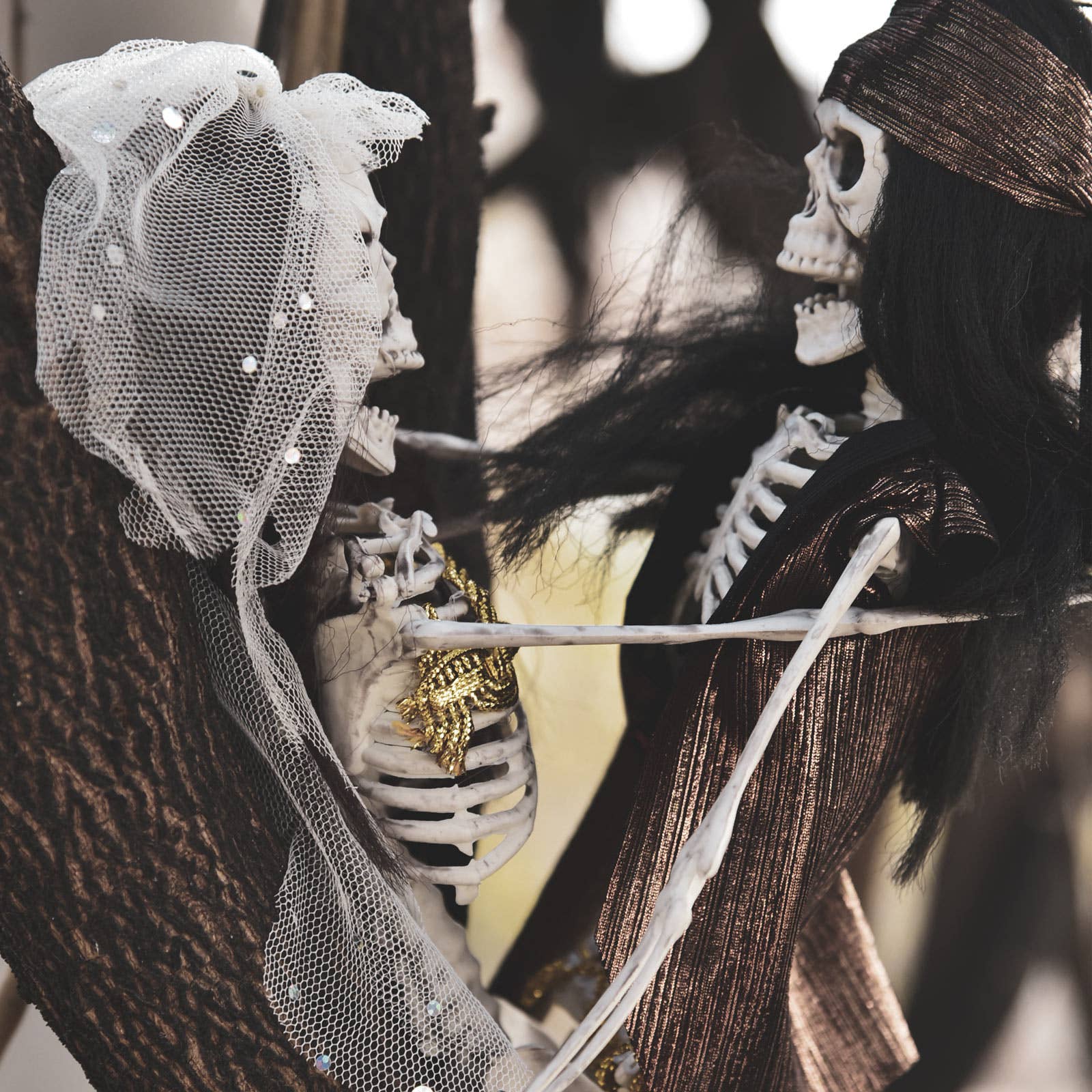 Fun Little Toys - Vente Bibelots/décorations d'extérieur - Halloween Ghost Bride and Groom Skeleton Deco Outdoor6