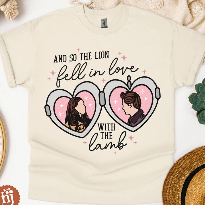 Maglietta romantica ispirata a Twilight di Bella & Edward per la vendita all'ingrosso da parte di Nearly June Design Co