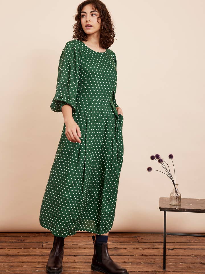 Groene jurk met groene stippen van Sable voor wholesale door emilyandfin