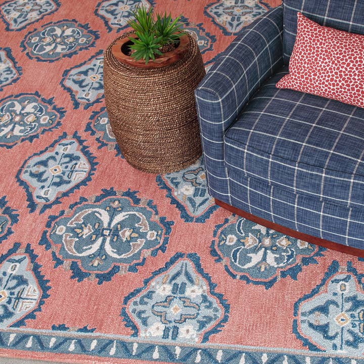 Vintage Glory Hand-Hooked Wool Rug for wholesale by Company C