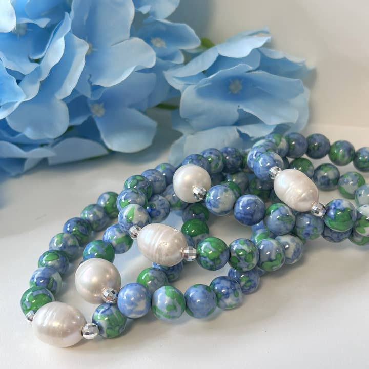 Blauwe Hortensia Bloem Jade en Zoetwaterparel Armband voor wholesale door Fishgirl Designs
