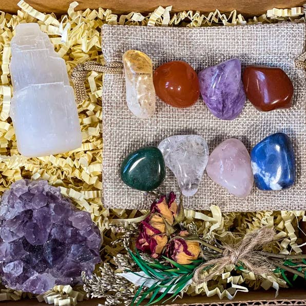 Beginners Crystal Kit, Beginners Crystals Box for wholesale by UniverseDelights