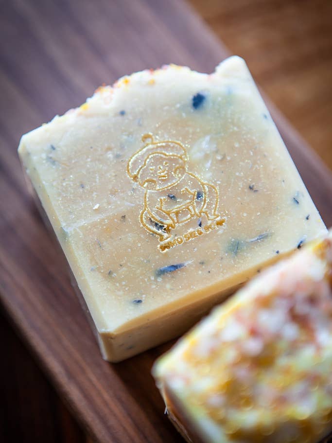 Savon et shampoing SUMO à la citronnelle, à la menthe verte et au miel pour la vente par Chloemason Soap Company