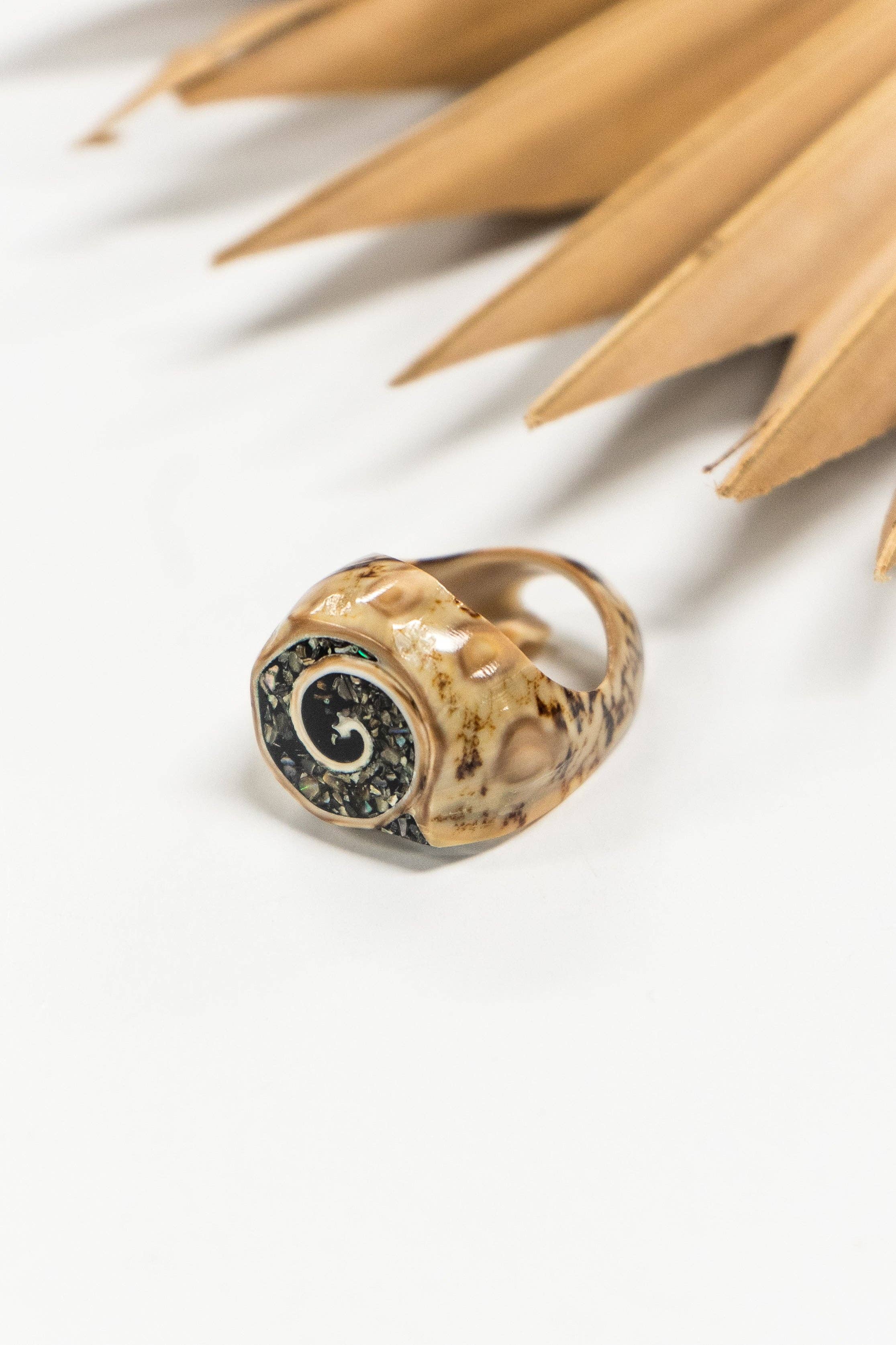 Bali Queen - Wholesale Cocktail/Statement Ring - Bali Shell Rings21