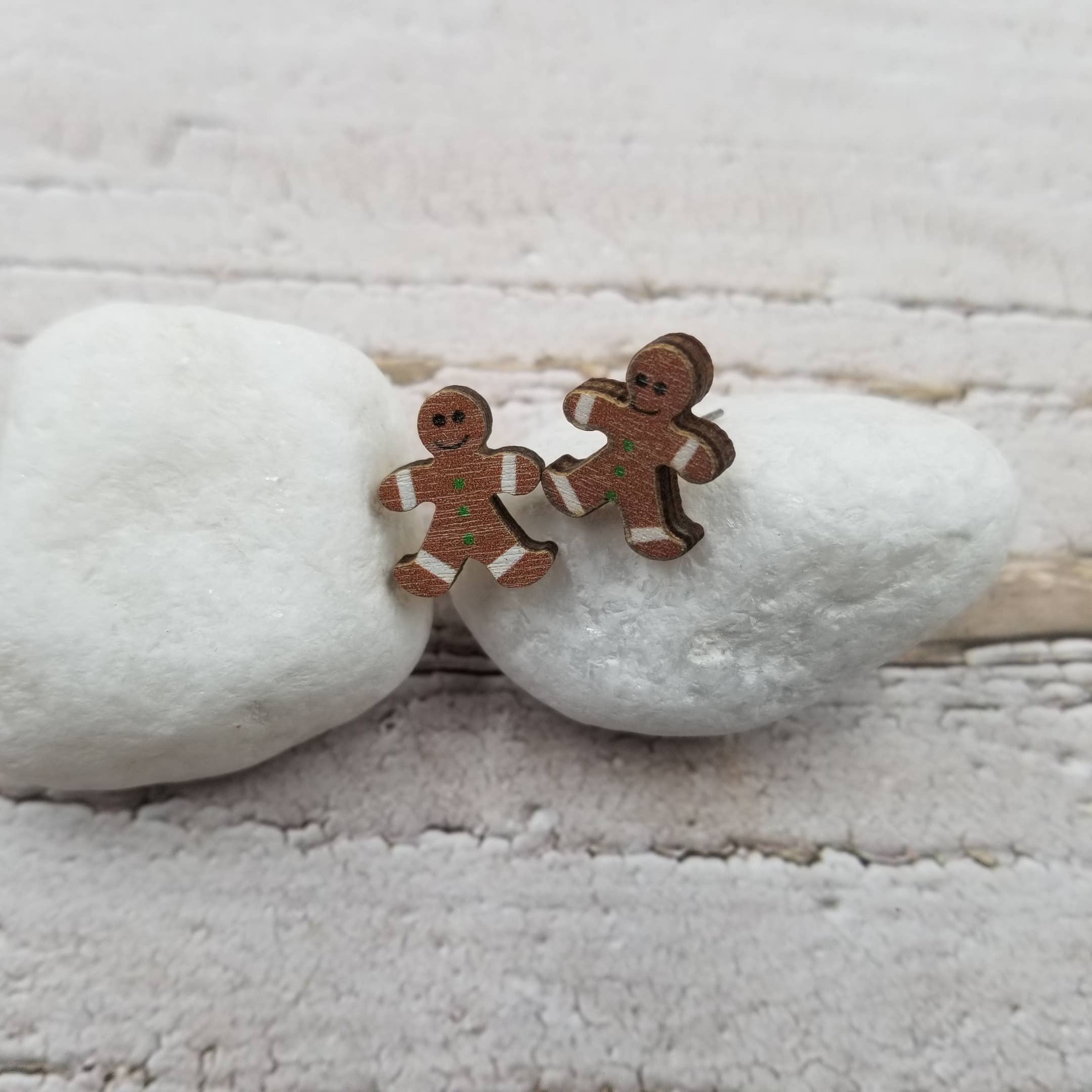 Treasure Wholesale - Wholesale Stud/Post Earrings - Small Size Christmas Wood Earrings1