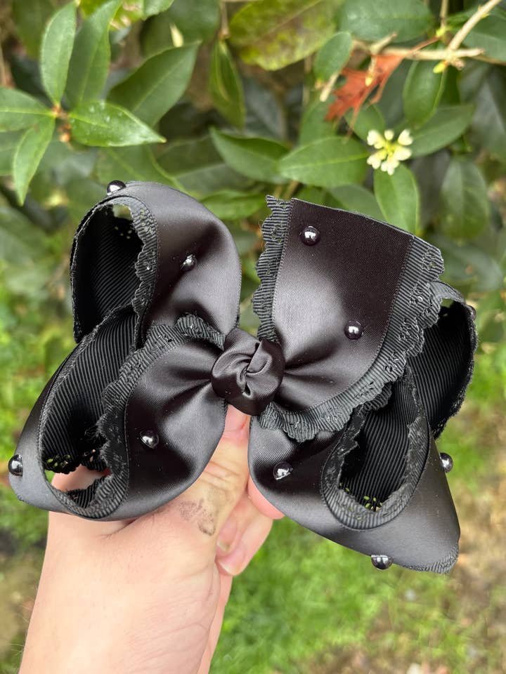 Brooklynn Bow for wholesale by Pretty Knots Bow Company