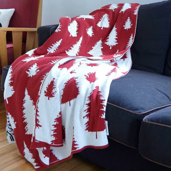 In2Green - Wholesale Throw Blanket - Fir Trees Reversible Throw Blanket