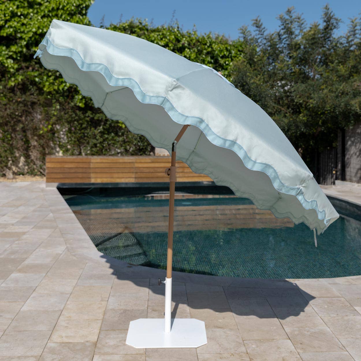 Flamingueo - Wholesale Beach Umbrella - Aquamarine wavy umbrella11