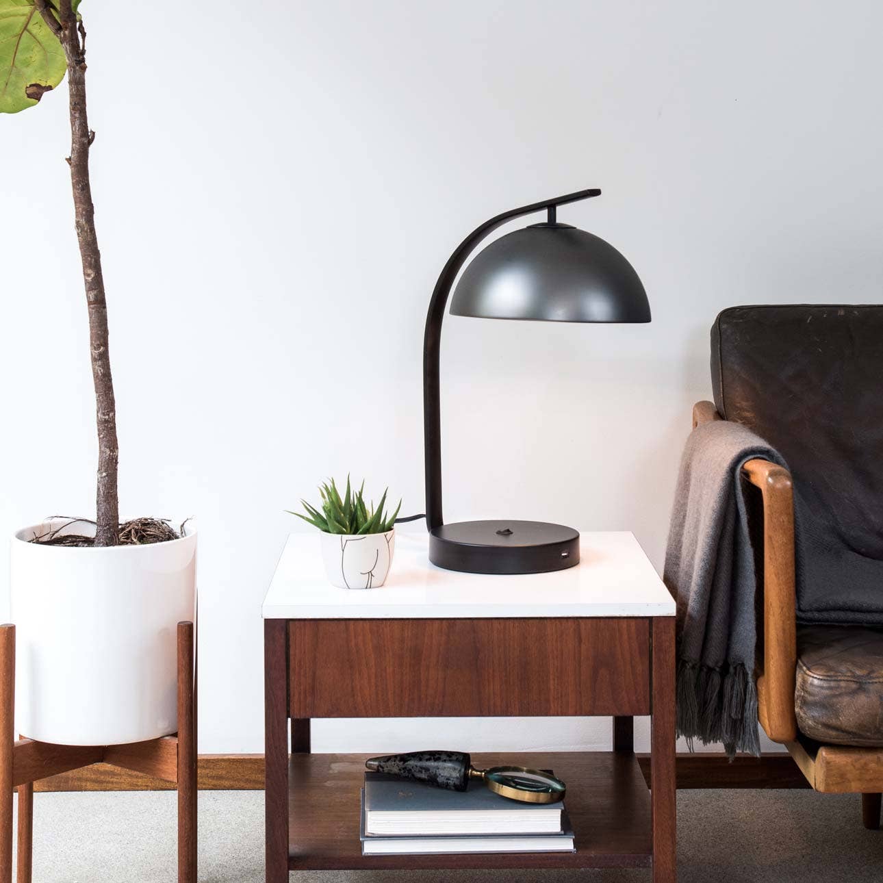 Domus Table Lamp Usb Convenience, Nova Zen Reclining Table Lamp