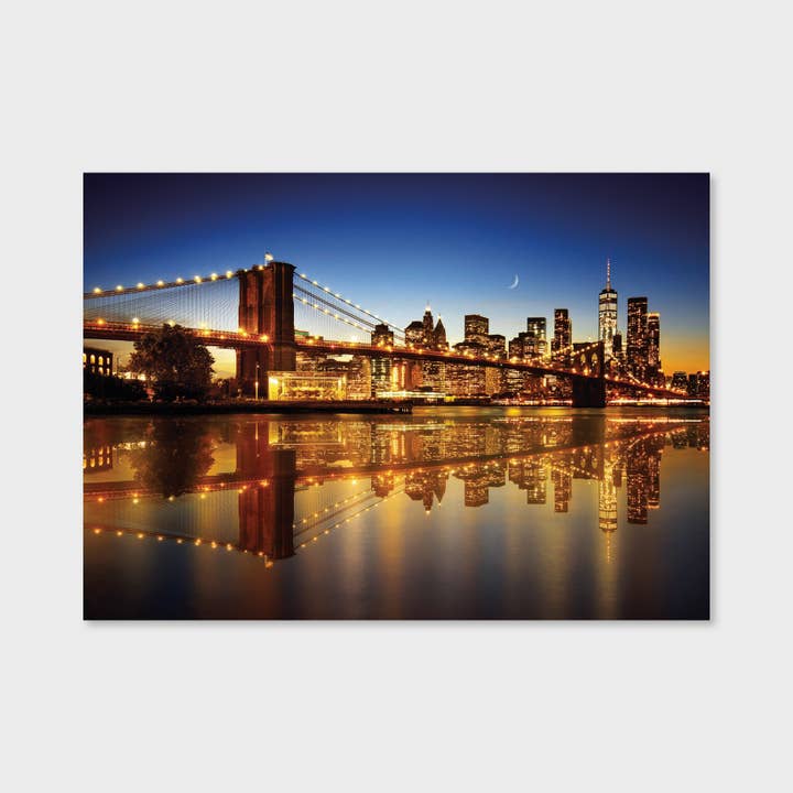 NYC Postkort - Brooklyn Bridge ved skumring - 50 stk. for engroshandel hos Blu Ink Press, Inc.