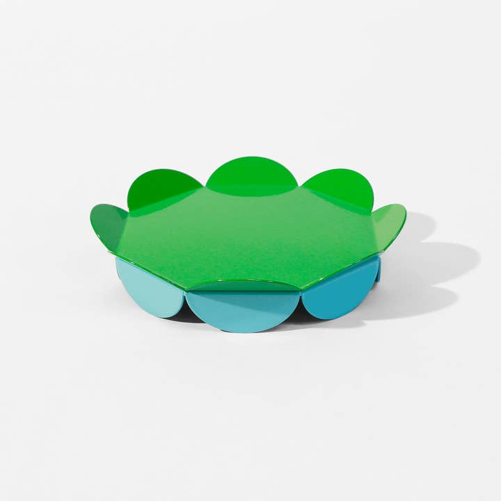 ISUWA - Wholesale Cake Stand - Flower Serving Stand M – Sculptural & Glossy5