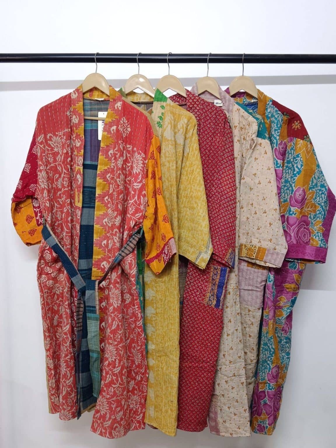 Wevez – Robe - Mulher por atacado – Lote por Atacado de Casacos Vintage Kantha Estampados para Mulheres4