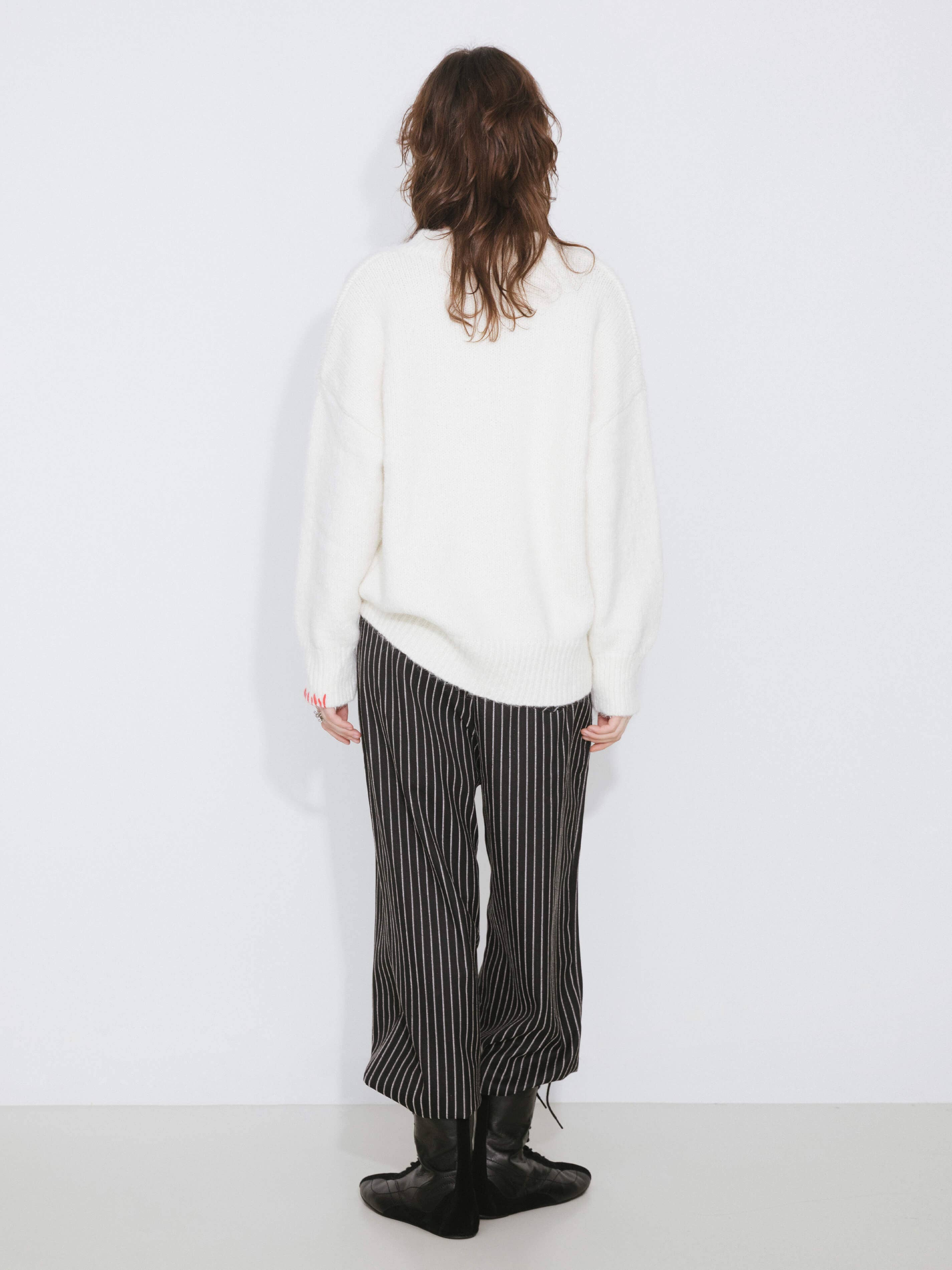 CUBIC - Wholesale Knit Sweater - Women's - V-Neck Alpaca Knitwear Jumper11