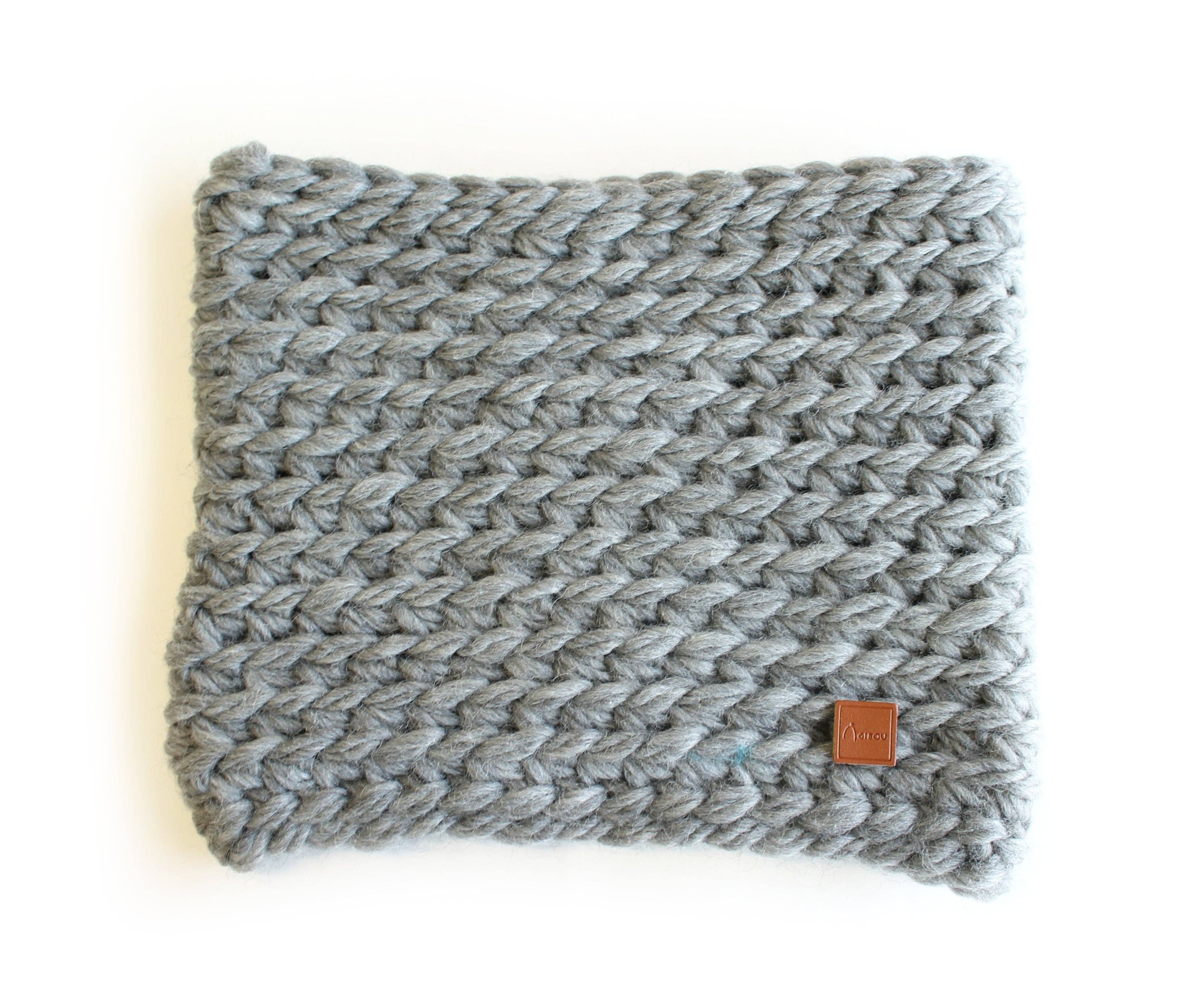 Gibou – wholesale Mössa - Dam – Handstickad halsvärmare5