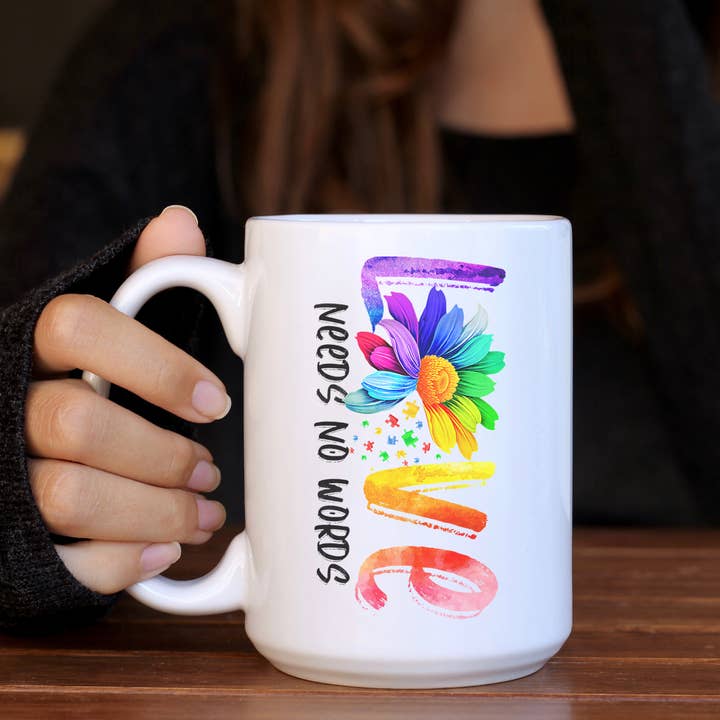 Kaffeetasse „Liebe braucht keine Worte“ für den Großhandel von Fuzzy Loon Designs