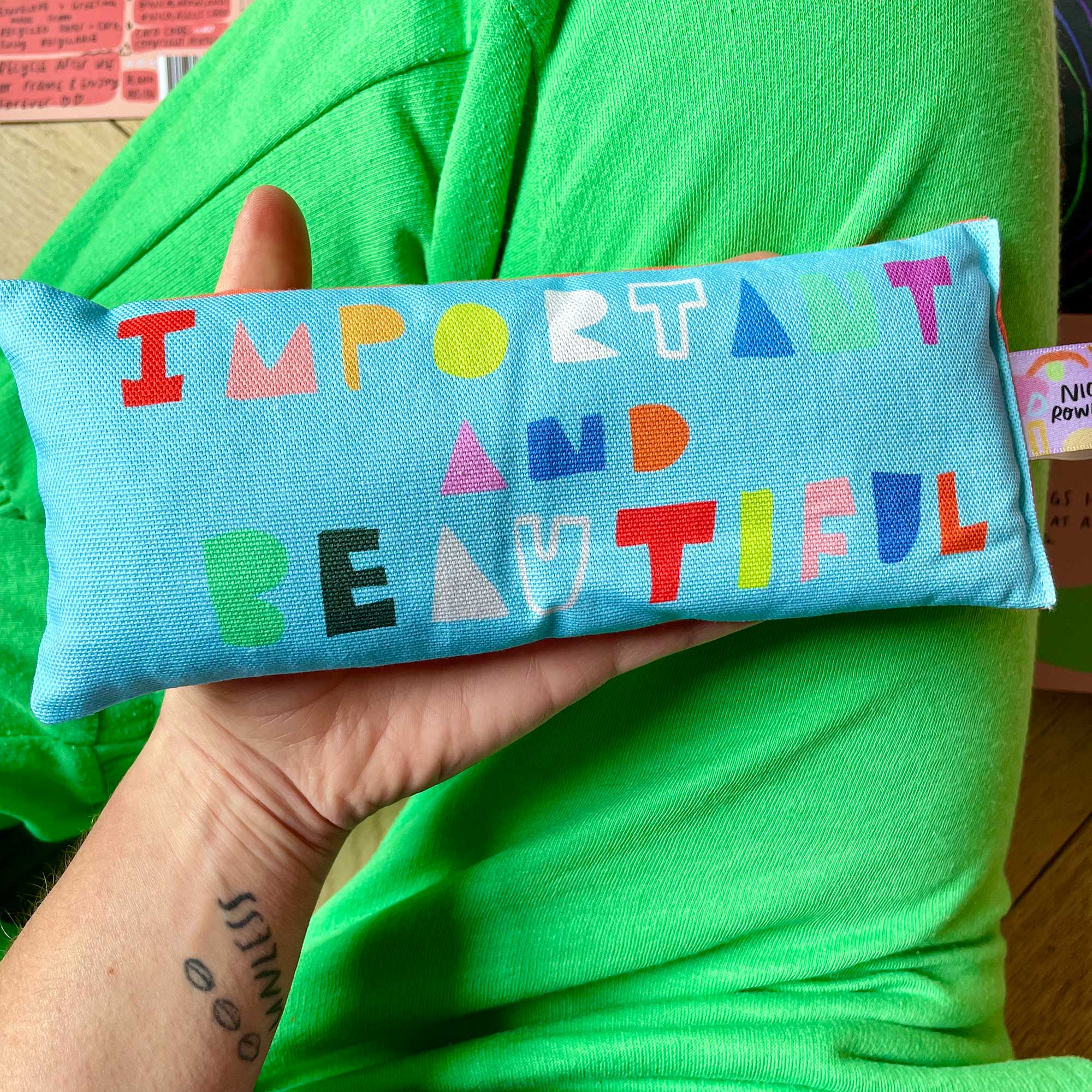 Nicola Rowlands - Wholesale Spa/Therapy Pillow - Lavender eyebag: IMPORTANT AND BEAUTIFUL0