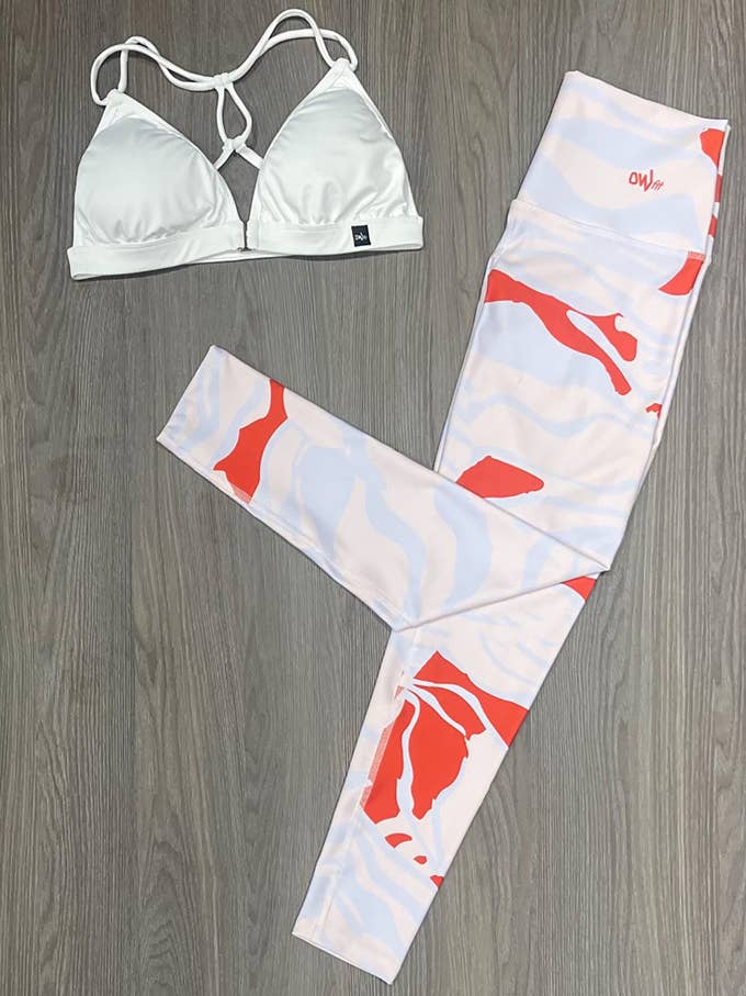 Couleurs douces et leggings OWfit rouges pour la vente par Owfit