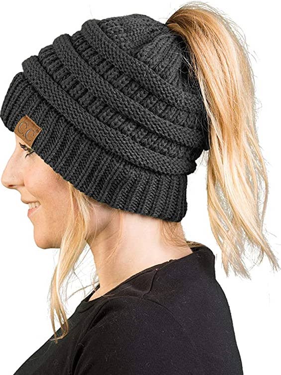 BeanieTail Messy Bun Beanie - Charcoal for engroshandel hos Funky Junque