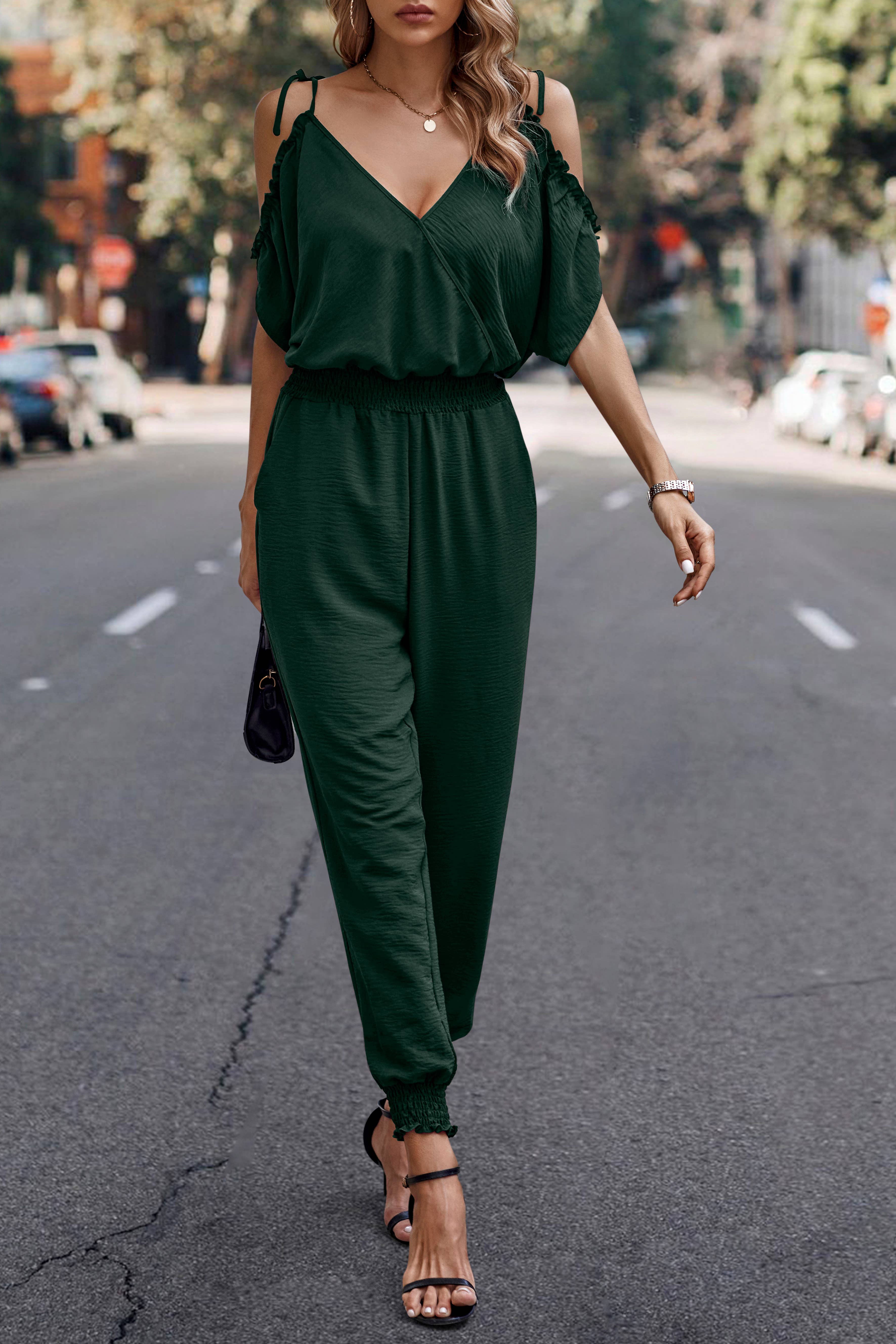 eLook – Großhandel Jumpsuit – Damen – SZ1-J9004 Schulterfreier Wickeloverall mit gesmokter Schulterpartie52