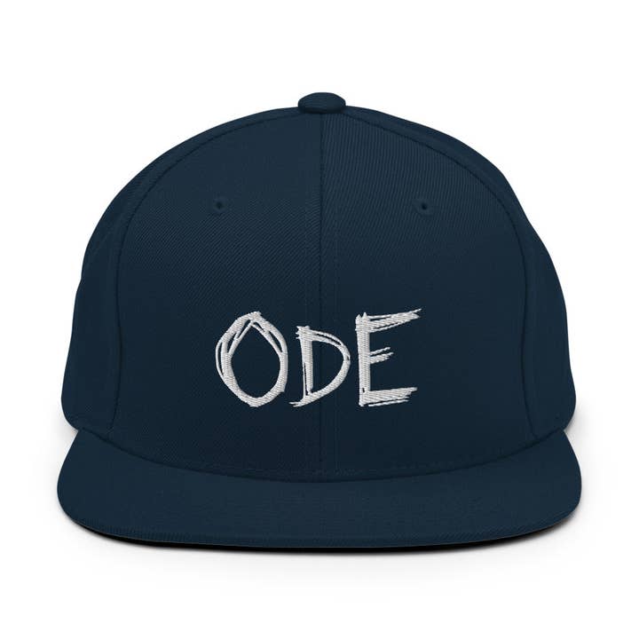 Logotipo Ode Snapback Valkoisella por atacado de Simo Arola Clothing