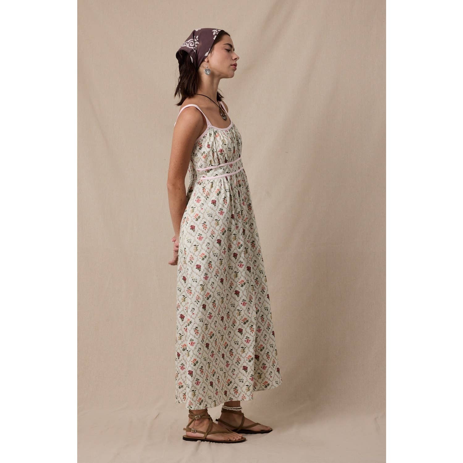 CREAM COMBO FLORAL SLEEVELESS MIDI DRESS / WL25-11629 for wholesale on Faire1
