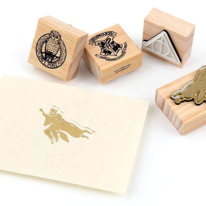 Insight Editions - #1 Pop Culture Publisher - Wholesale Rubber/Decorative Stamp - Harry Potter: Welcome to Hogwarts Rubber Stamp Set2