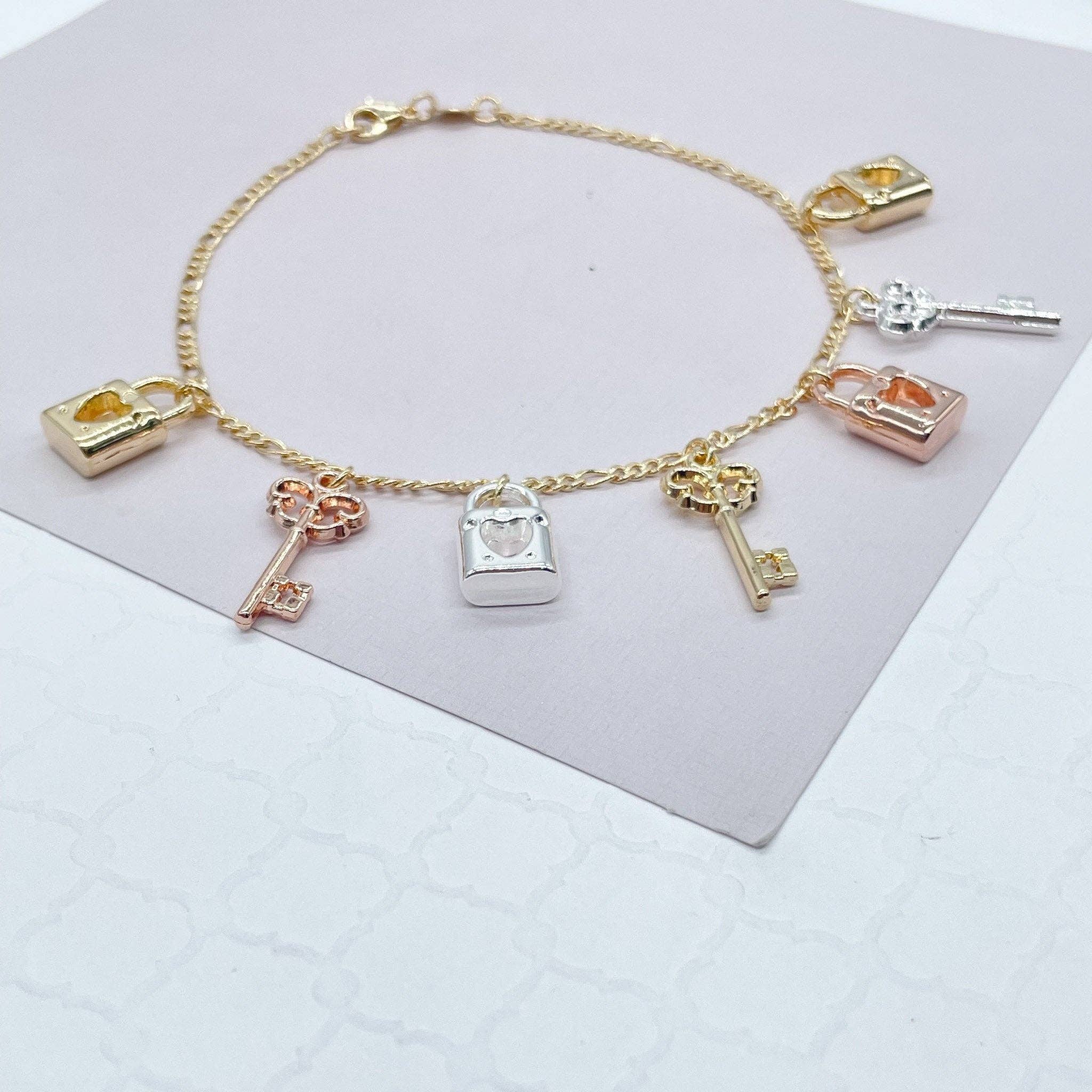Milie – Pulseira de tornozelo por atacado – Tornozeleira com Charms de Fecho e Chave Tricolor em 18k GF1