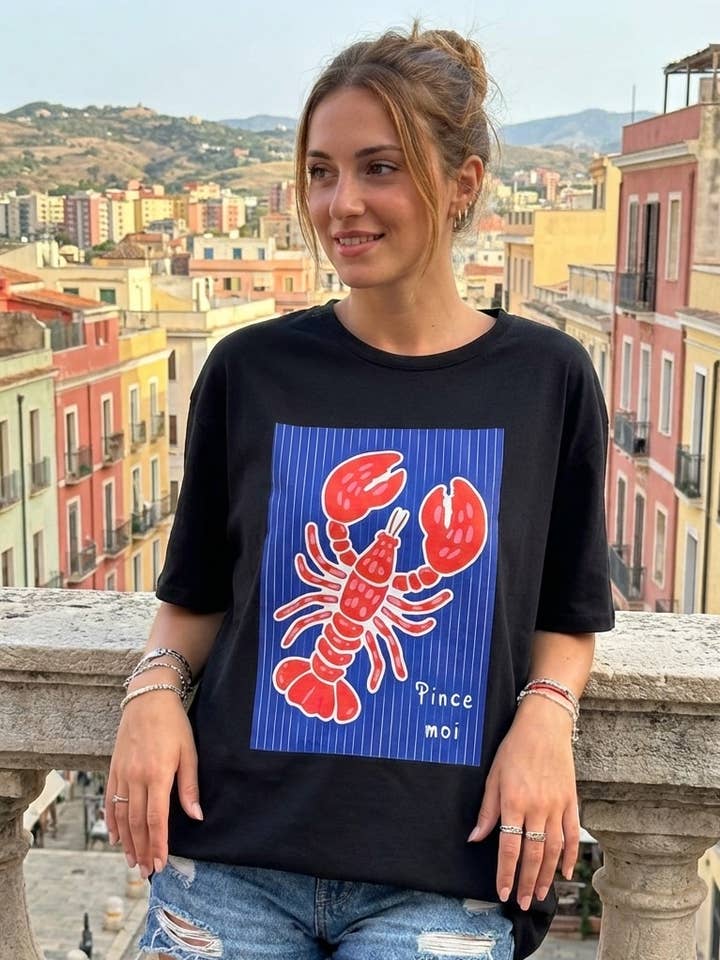 T-shirt grande stampata per la vendita all'ingrosso da parte di Amy & Clo Invogue