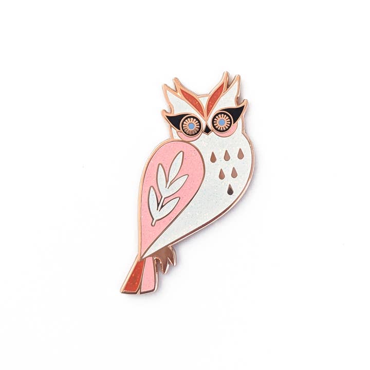 Épingle en émail dur Hibou pour la vente par Amber Leaders Designs