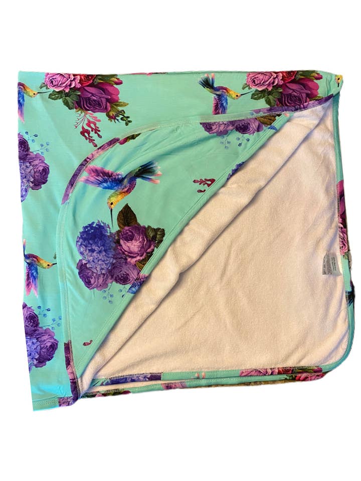 Serviette Alaina pour la vente par Brooke and Peyton