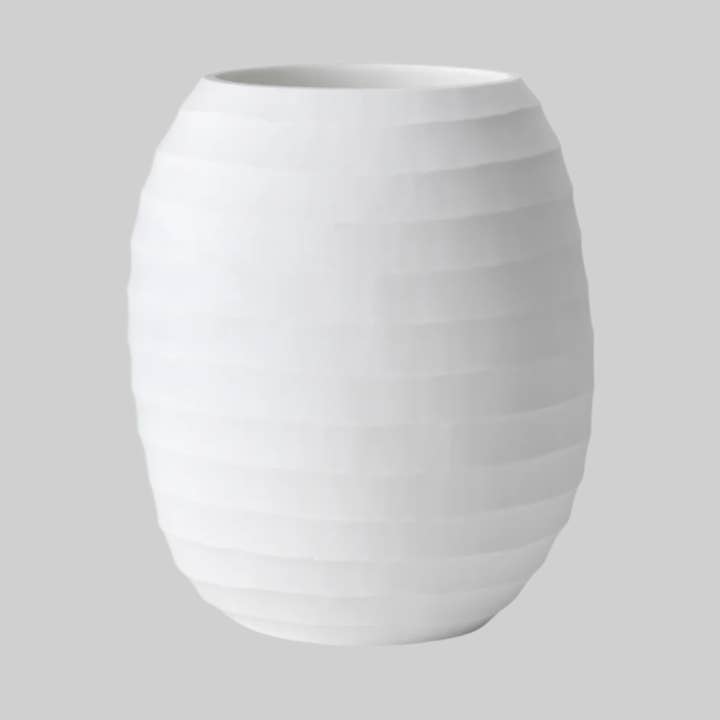 Organic vase 03 - white for wholesale by Studio Nordhaven