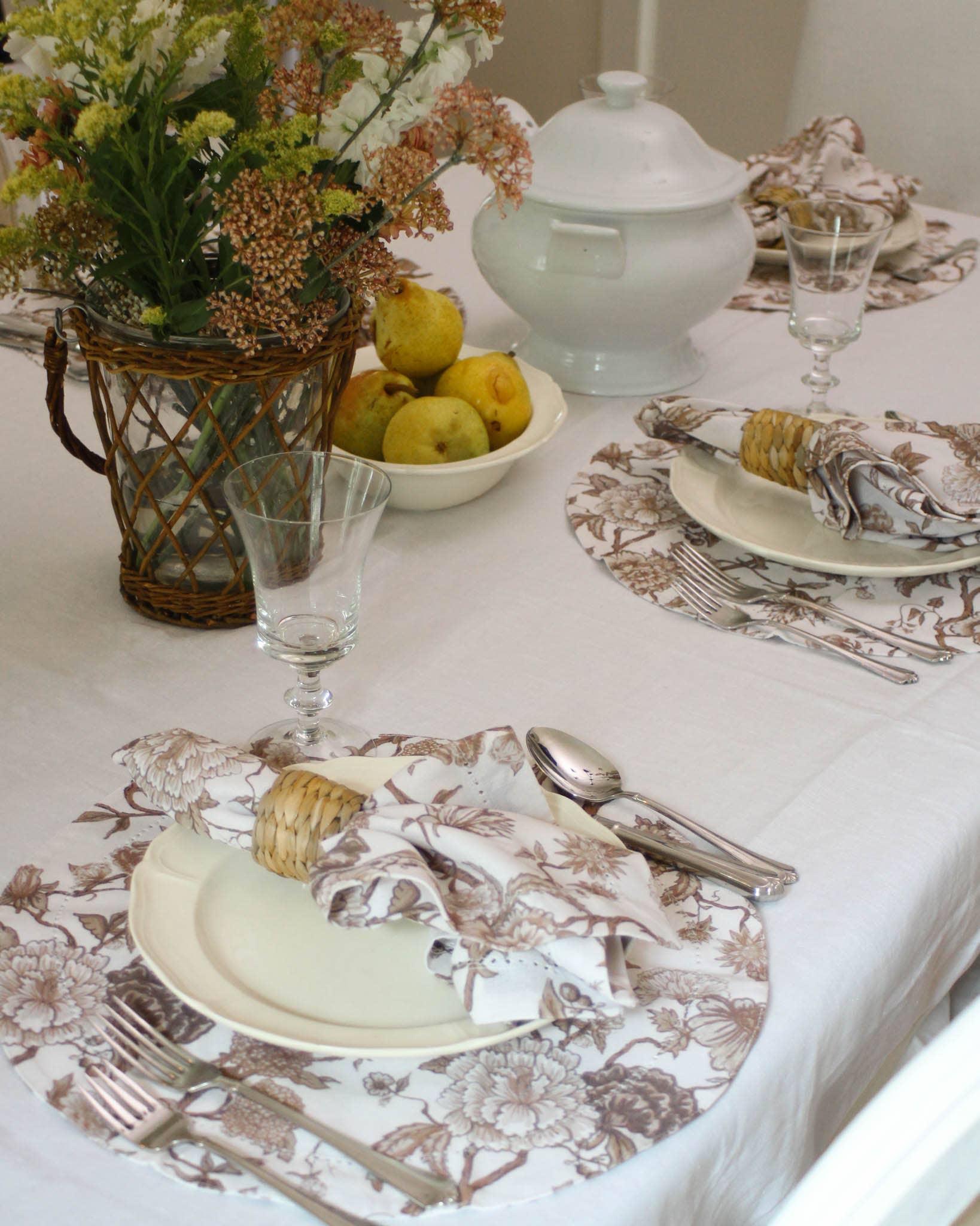 Willamere - Wholesale Dinner & Cloth Napkin - Brown Chestnut  Floral Dinner Napkins, Set of Four11