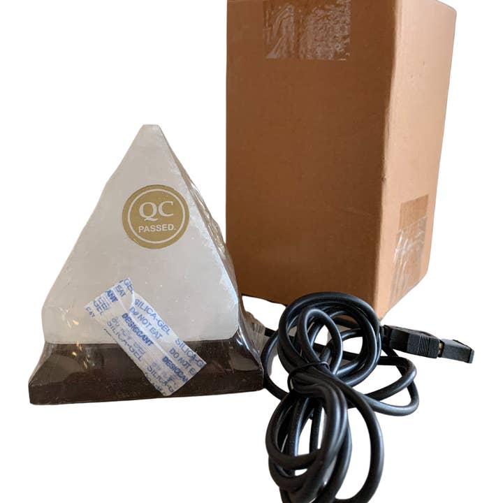 Soorprendimi - IFP ideaforproject srl - Wholesale Accent/Desk Lamp - White pyramid Himalayan salt USB lamp1