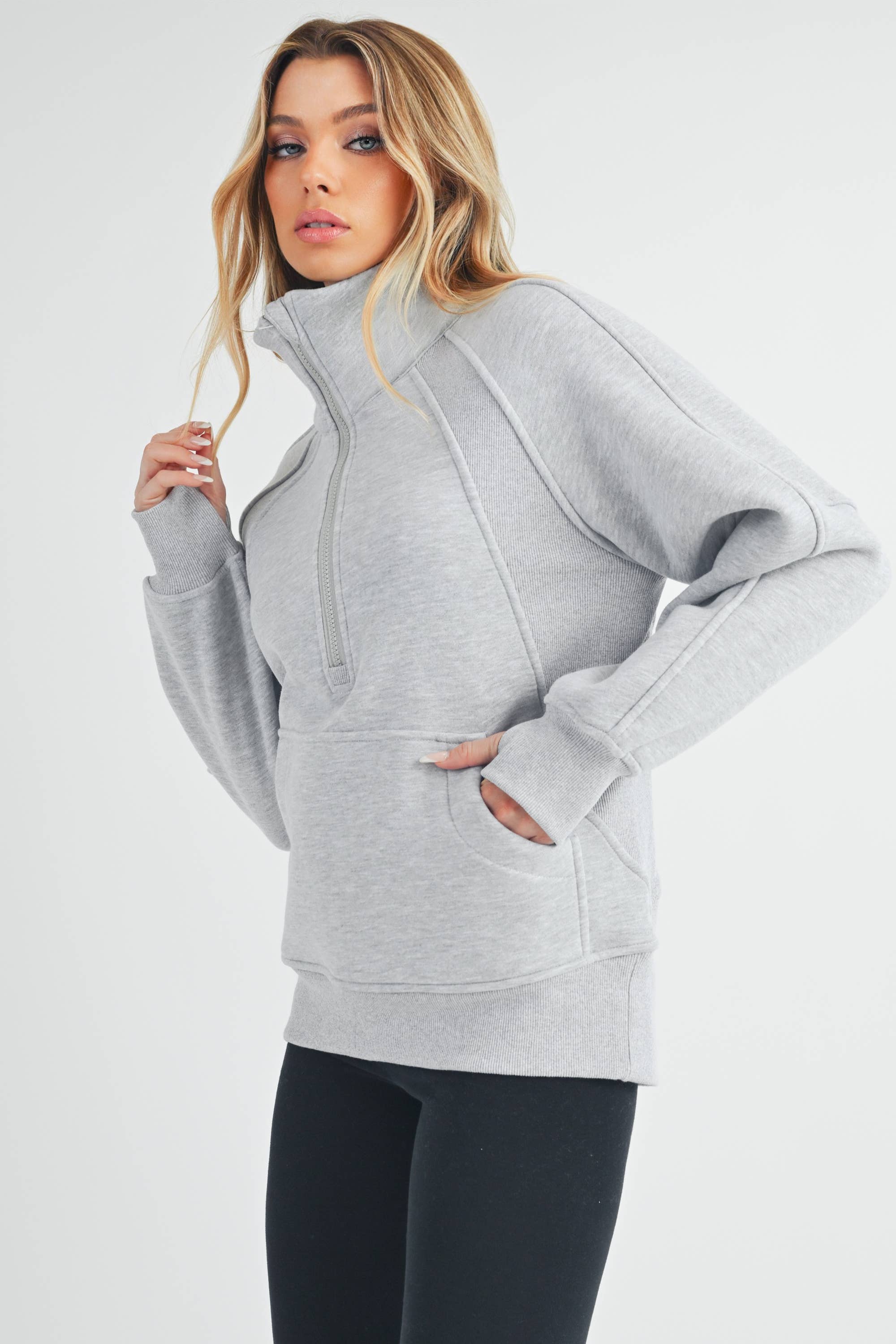 AEMI + CO - Wholesale Sweatshirt - Dames - 986DK lange Dove trui met halve rits en col38