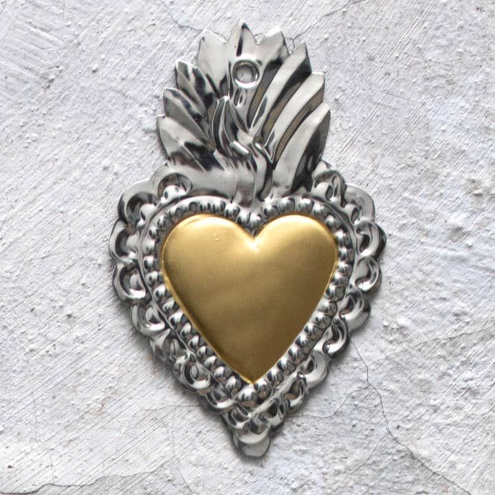 P.I.Project America - Wholesale Wall Accent - Ornements en étain mexicains du Sacré-Cœur Milagros3