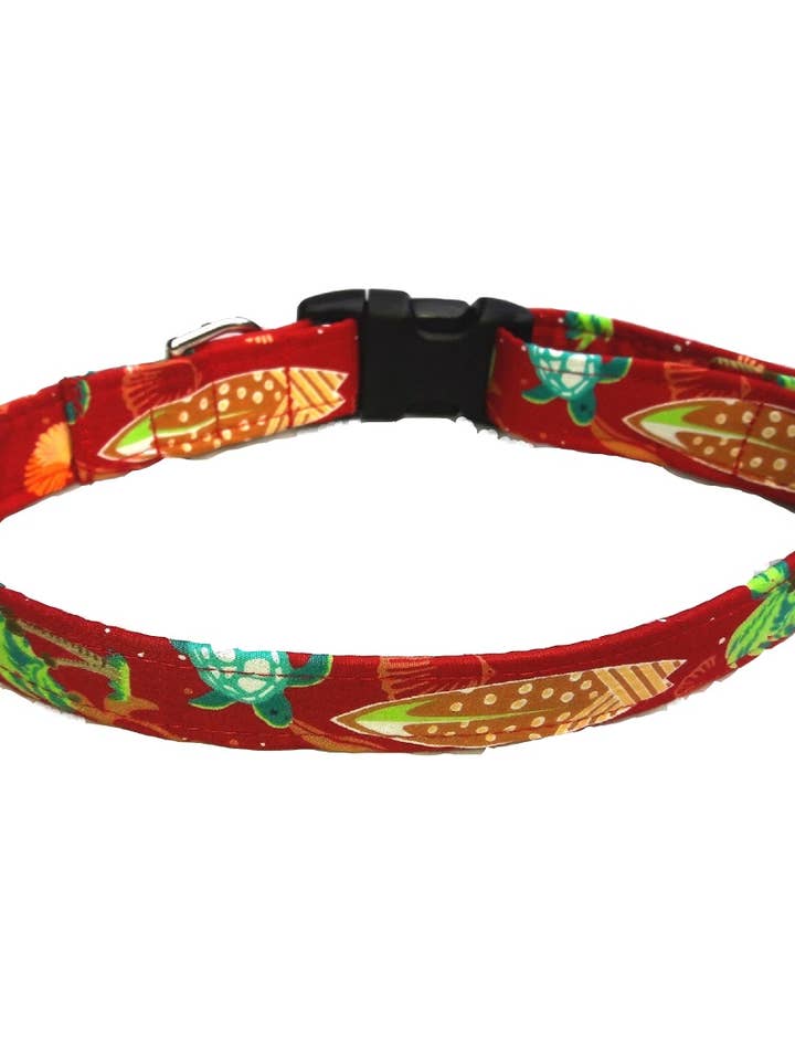 Collier ajustable pour chien en tissu hawaïen - « Surfboards Red » pour la vente par Dog Gone Hawaiian