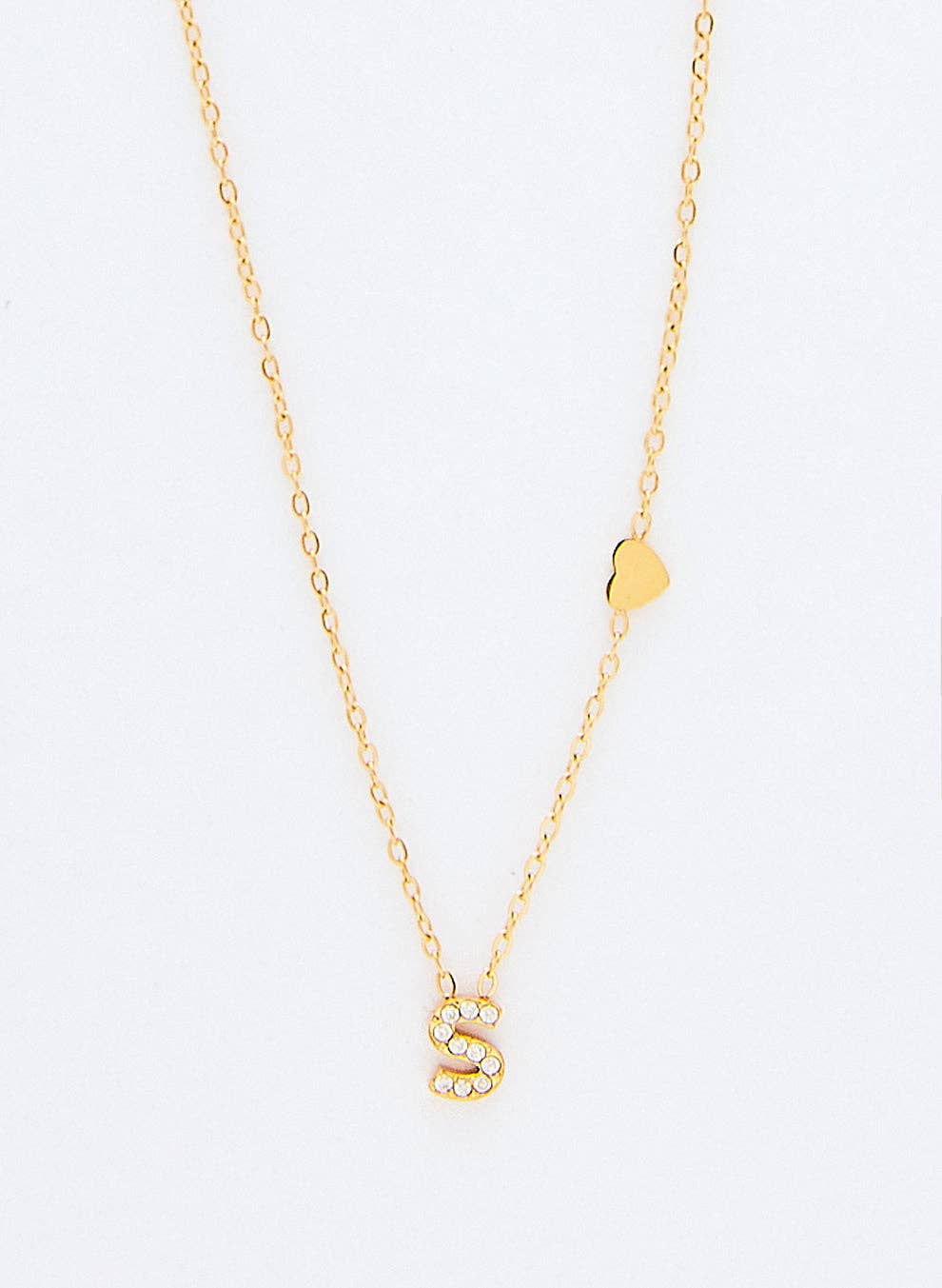 Cassette Barcelona - Vente Colliers à pendentif - Collier Initial avec Détail Cœur & Pierres de Zirconium18