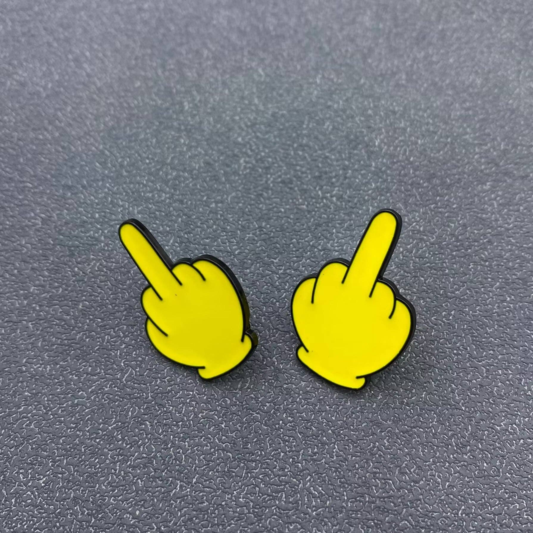 Mio Queena - Wholesale Brooch - 1pc Middle Finger Brooch0