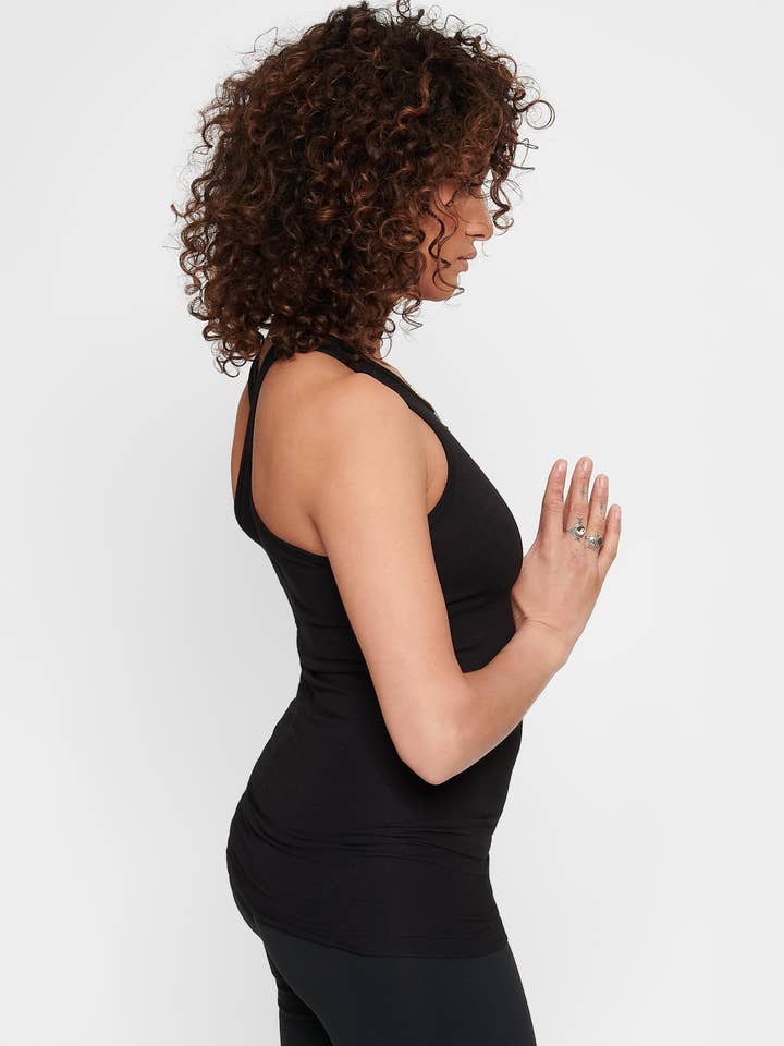 Urban Goddess – Großhandel Sportoberteil – Damen – Prana Yogatop - Urban Black3