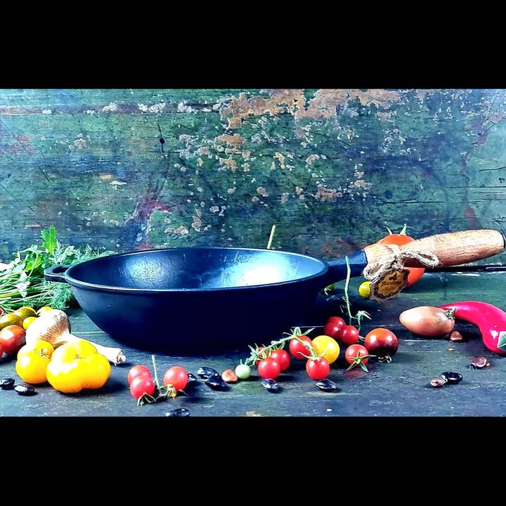 STP - Wholesale Cast Iron Skillet - Cast Iron Pan Brazier with Wooden Handle and Glass Lid