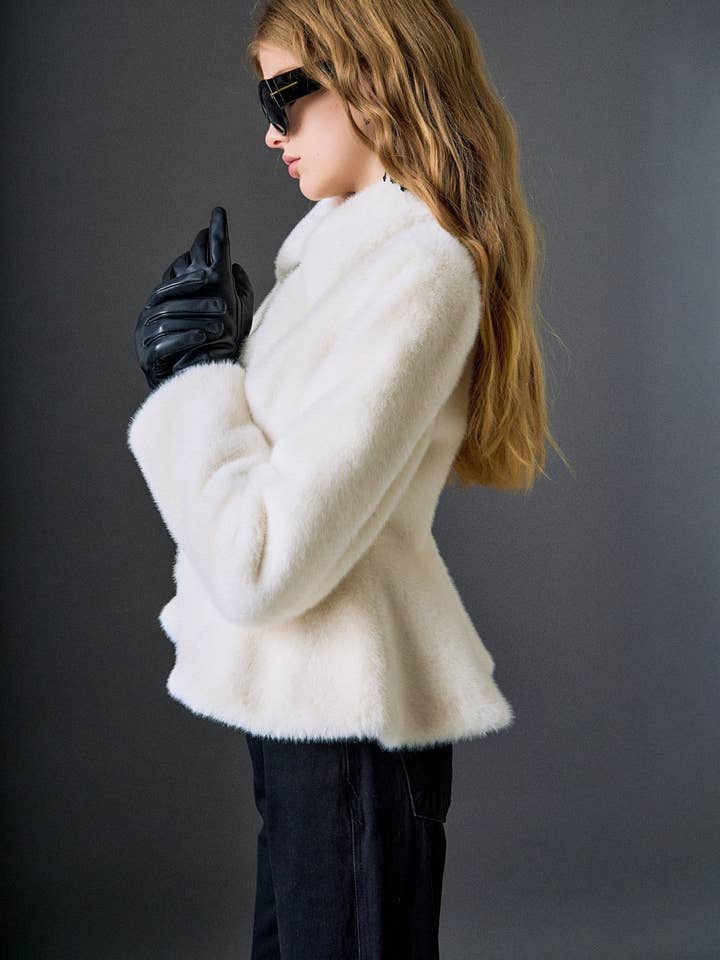 Abrigo de piel sintética con peplum para venta al por mayor de English Factory