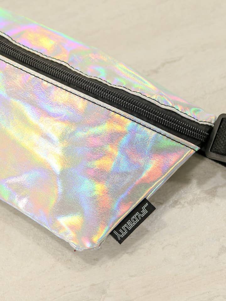 83221: Marsupio | Slim | Laser in argento metallizzato per la vendita all'ingrosso da parte di Fydelity