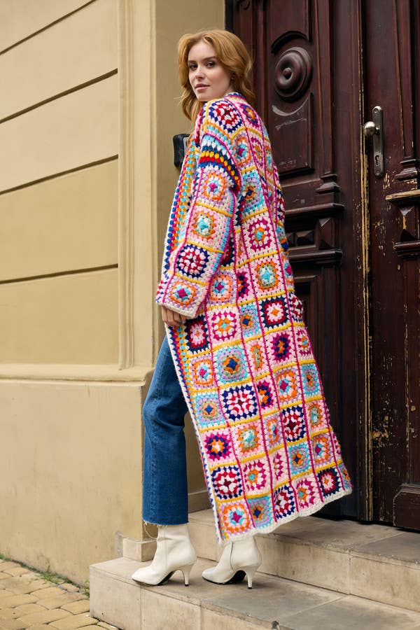 SAACHI – Großhandel Kimono – Damen – Gehäkelter mehrfarbiger quadratischer Kimono 2