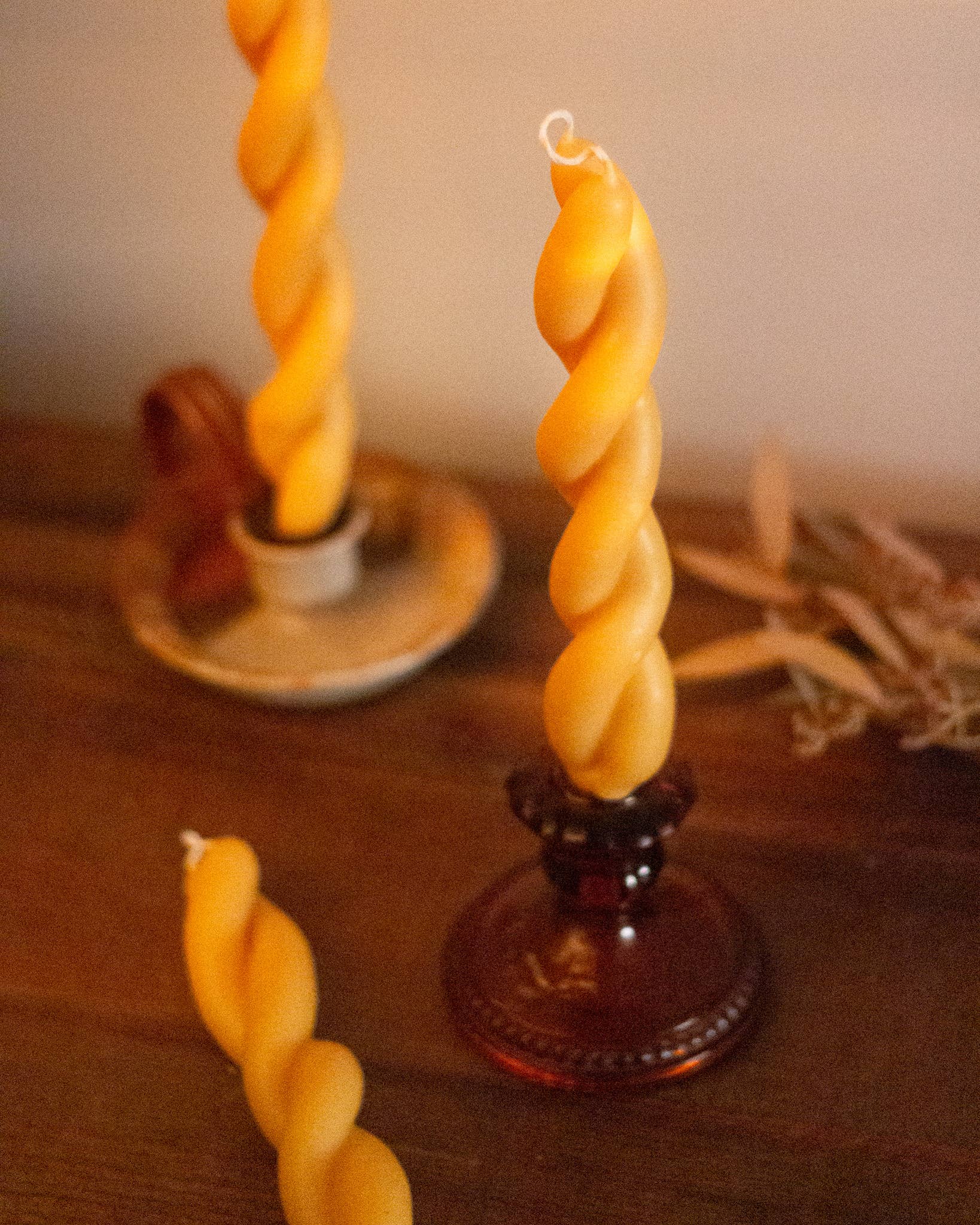 The Ramblin' Bee – wholesale Tapered candle/candlestick – Twisted Sister Hand Dipped Beeswax Candle1