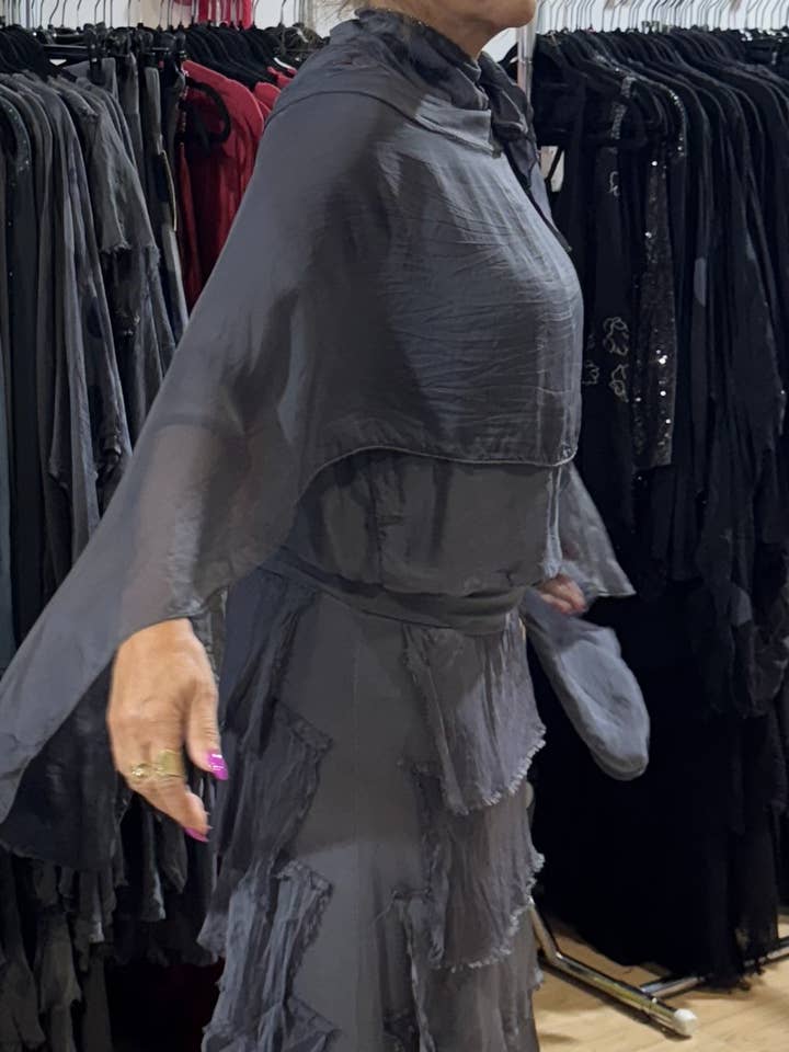 Dance in Paris – Engroshandel Nederdel - Dame – Silkestofset ensfarvet nederdel med lag7