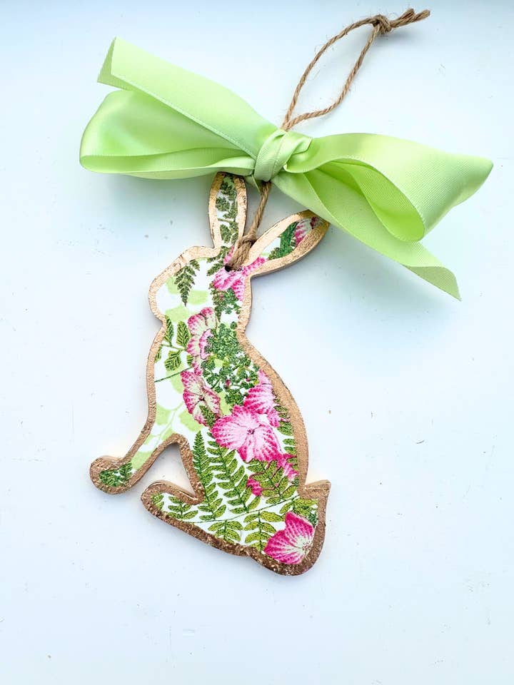 Ornamento de Coelho Sentado com Samambaia Floral por atacado de SoCharm Designs